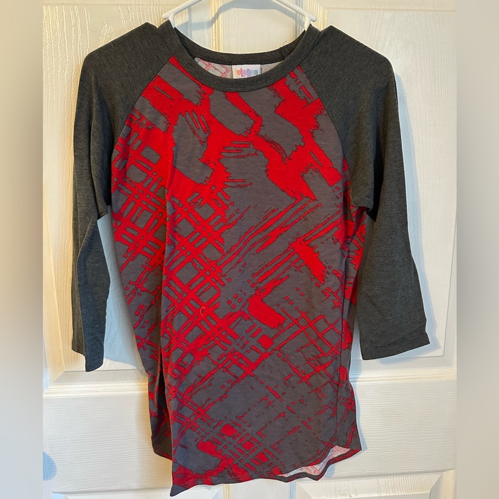 red and black LuLaRoe shirt size xs